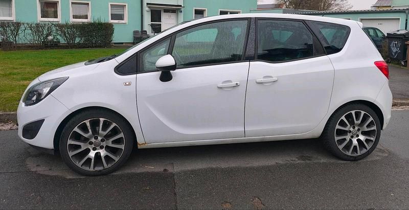 Gebraucht Opel Meriva 2012 Weiß Van / Kleinbus