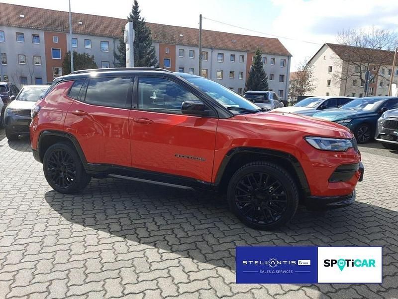Second-hand Jeep Compass 131 CP (96 kW) 2024 Roșu SUV