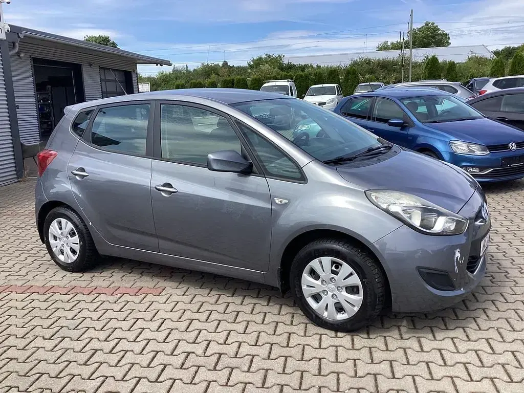 Gebraucht Hyundai ix20 Style 125 PS (91 kW) 2015 Grau Kleinwagen