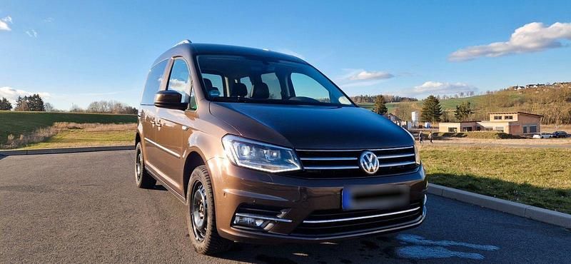 Gebraucht VW Caddy Highline 125 PS (91 kW) 2015 Braun Van / Kleinbus