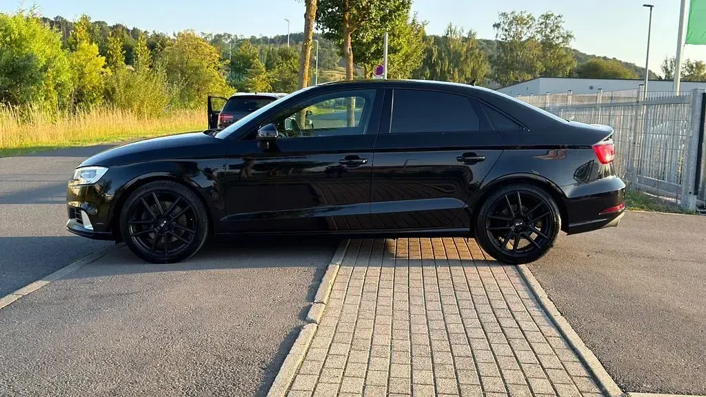 Gebraucht Audi A3 Sport 150 PS (110 kW) 2019 Schwarz Limousine