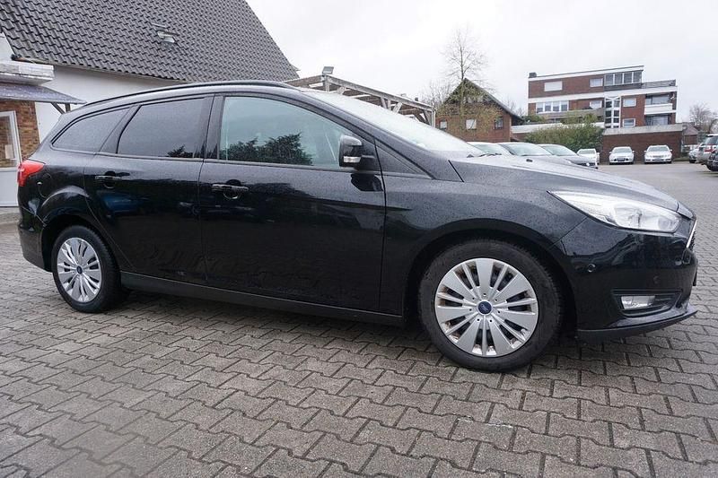 Gebraucht Ford Focus Trend 95 PS (69 kW) 2017 Schwarz Limousine