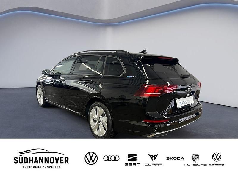 Gebraucht VW Golf VIII 150 PS (110 kW) 2026 Schwarz Kombi