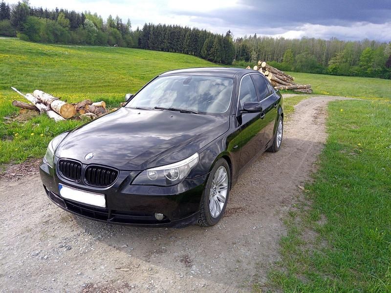 Schwarz Gebraucht 2004 BMW 520 Basis Limousine | 3.800 € (Etwas zu teuer) - Bild 1/4