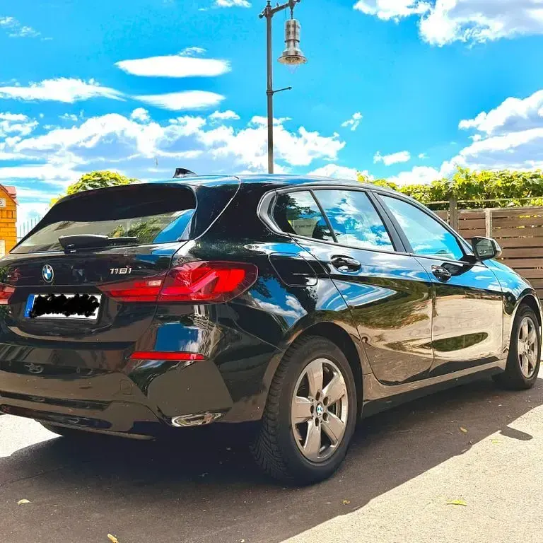 Gebraucht BMW 118 Executive 140 PS (102 kW) 2021 Schwarz Limousine