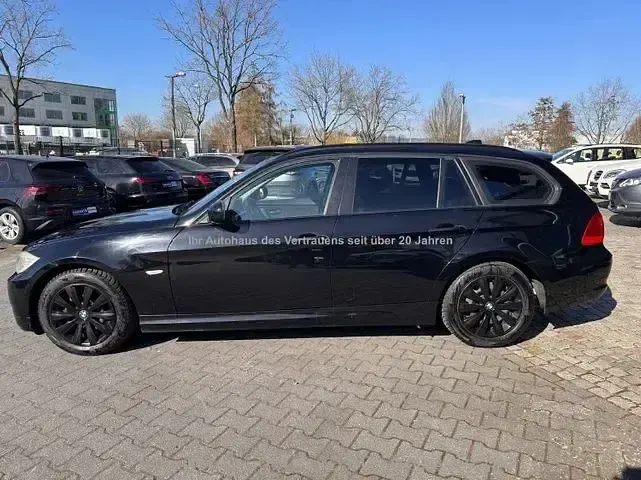 Gebraucht BMW 318 Comfort Edition 143 PS (105 kW) 2012 Schwarz Kombi