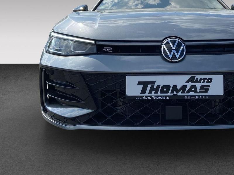 Gebraucht VW Passat R-line 193 PS (141 kW) 2025 Diabasgrau metallic Kombi