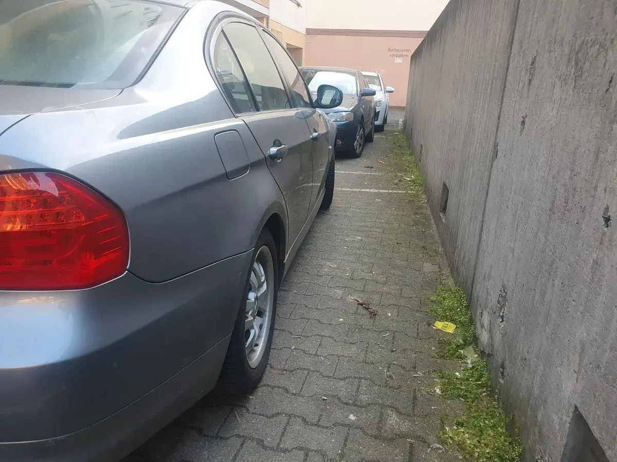 Gebraucht BMW 318 Sport Line 143 PS (105 kW) 2009 Grau Limousine