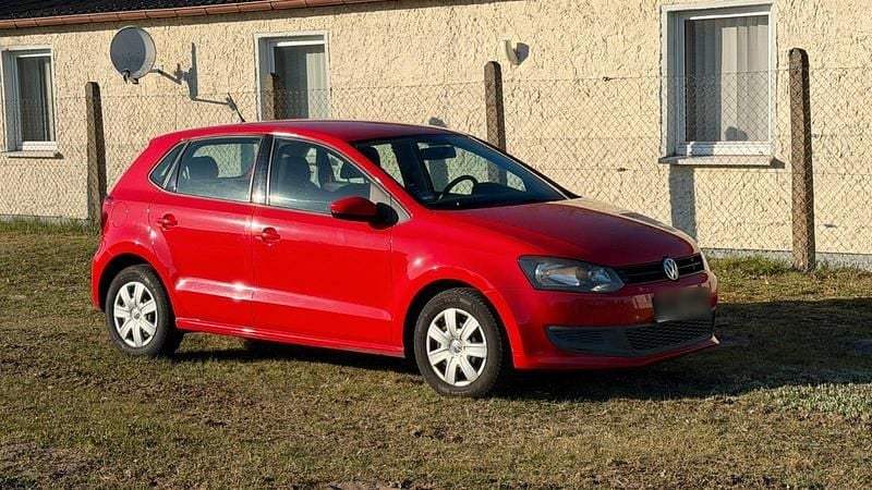 Używany VW Polo Trendline 60 KM (44 kW) 2012 Czerwony Hatchback