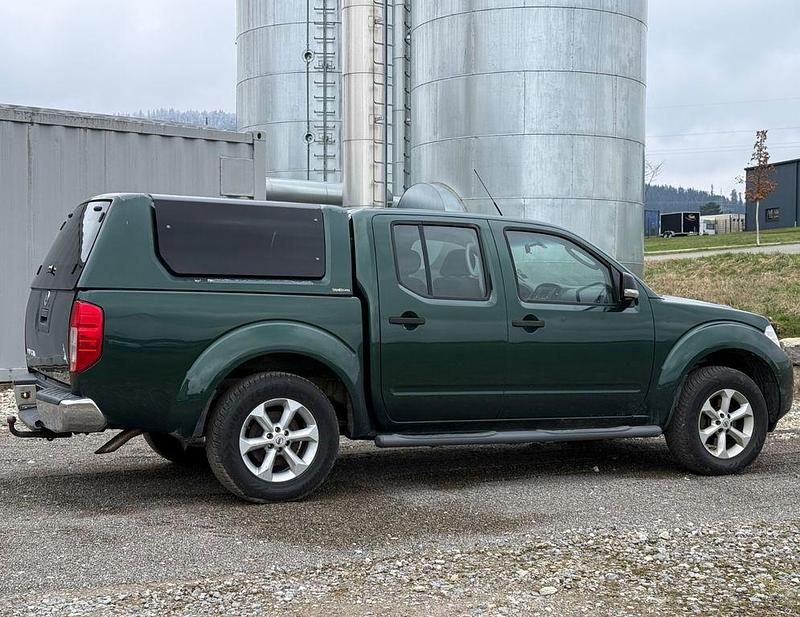 Gebraucht Nissan Navara 190 PS (139 kW) 2012 Grün Pickup