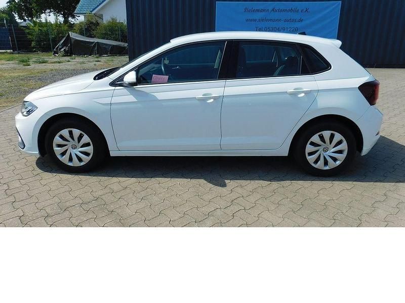 Purewhite c9a Gebraucht 2023 VW Polo Life Kleinwagen | 15.390 € (Guter Preis) - Bild 1/4