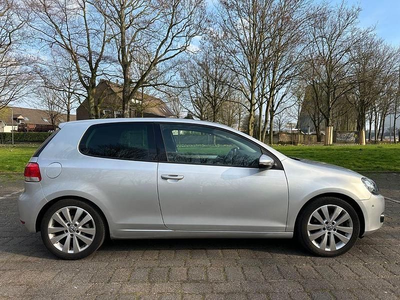 Gebraucht VW Golf VI Comfortline 122 PS (89 kW) 2010 Silber Kleinwagen