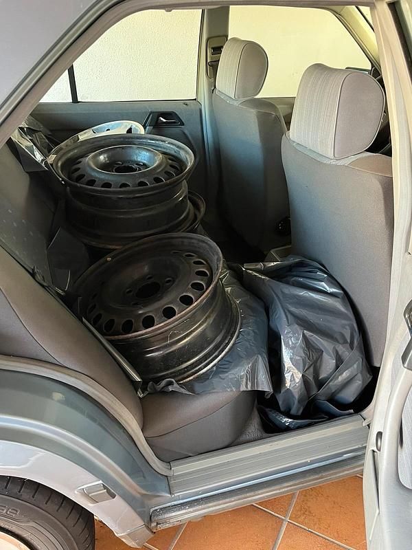 Gebraucht Mercedes E230 130 PS (95 kW) 1989 Blau Limousine