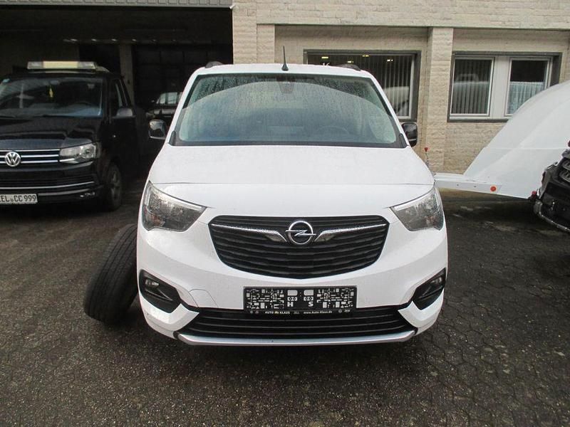 Weiß Gebraucht 2023 Opel Combo-e Life Ultimate Van / Kleinbus | 19.500 € (Superpreis) - Bild 1/4