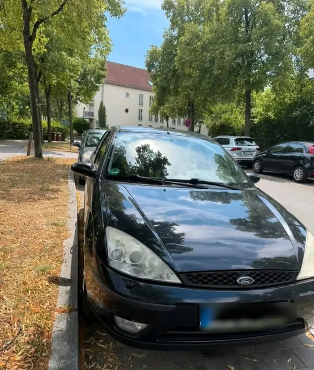 Usata Ford Focus 140 CV (102 kW) 2002 Nero Berlina