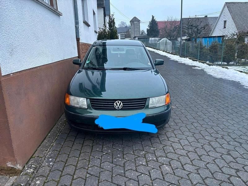 Gebraucht VW Passat 101 PS (74 kW) 1997 Grün Limousine