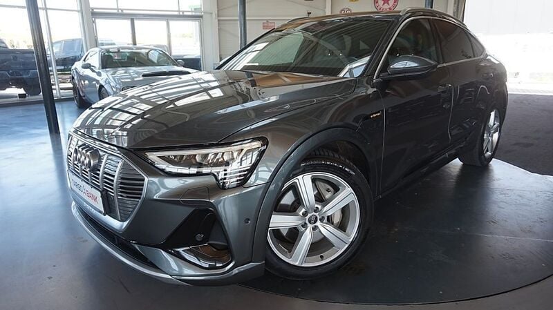 Grau Gebraucht 2022 Audi e-tron Sportback S-Line SUV | 30.899 € (Superpreis) - Bild 1/4