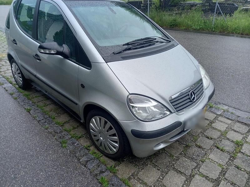 Grau Gebraucht 2004 Mercedes A170 Limousine | 1.999 € (Fairer Preis) - Bild 1/4