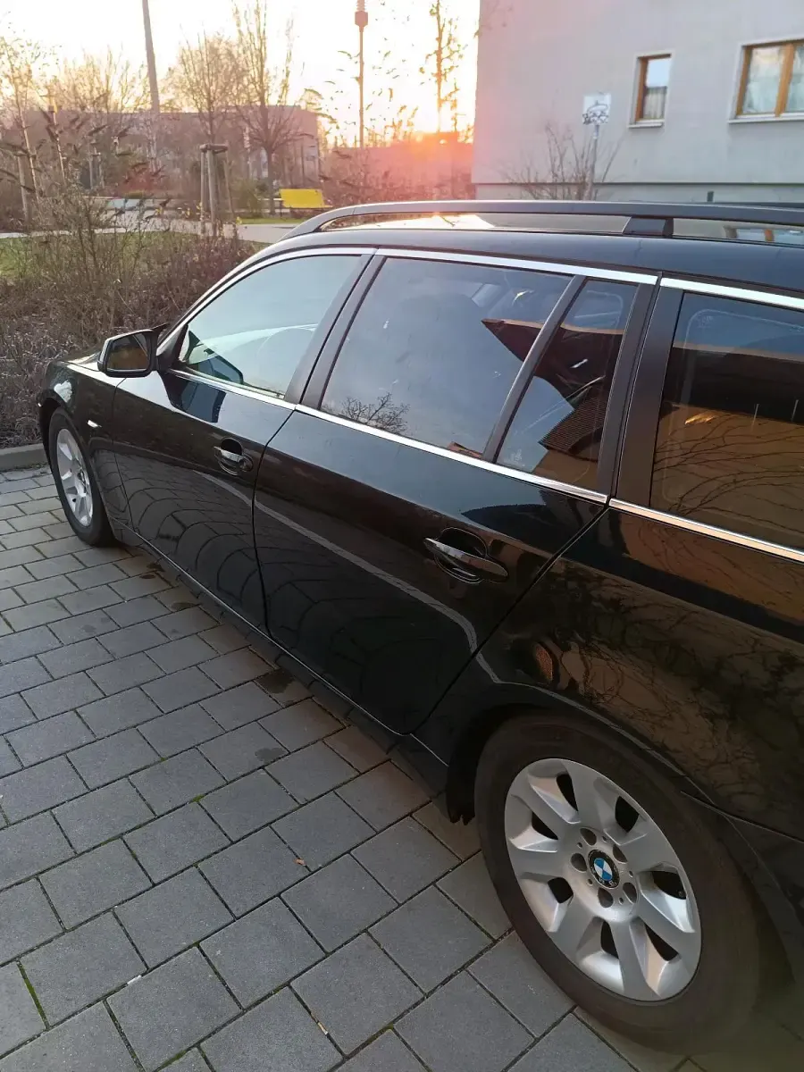 Gebraucht BMW 520 163 PS (119 kW) 2010 Schwarz Kombi
