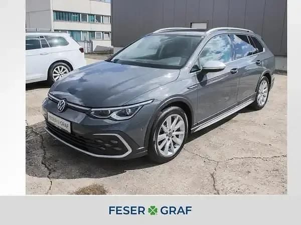Delfingrau metallic Gebraucht 2022 VW Golf VIII | 27.340 € (Guter Preis) - Bild 1/4