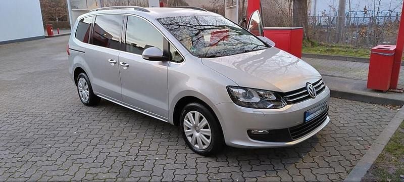 Grau Gebraucht 2014 VW Sharan Comfortline Van / Kleinbus | 10.800 € (Guter Preis) - Bild 1/4