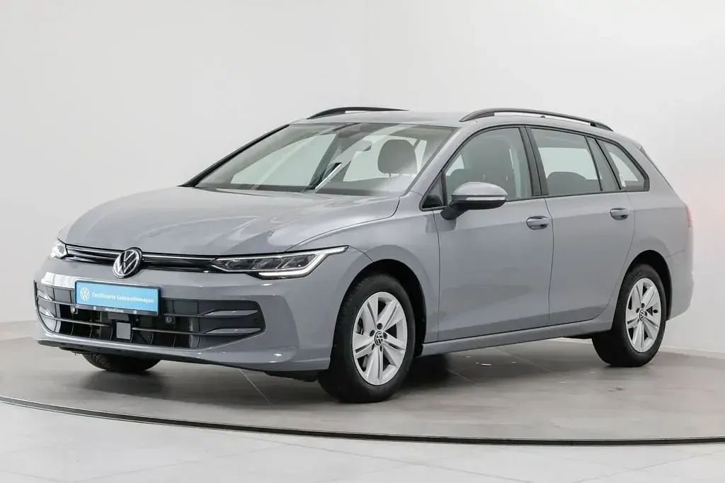 Gebraucht VW Golf VIII Life 116 PS (85 kW) 2025 Mondsteingrau Kombi