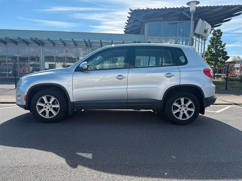 Silber Gebraucht 2011 VW Tiguan Sportline SUV | 6.999 € (Superpreis) - Bild 1/4