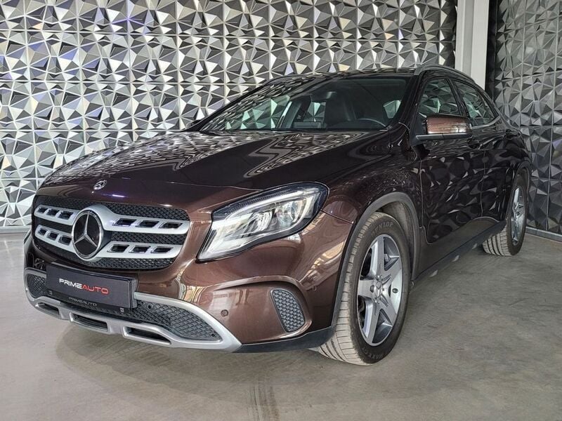 Braun Gebraucht 2017 Mercedes GLA250 Urban SUV | 21.999 € (Fairer Preis) - Bild 1/4