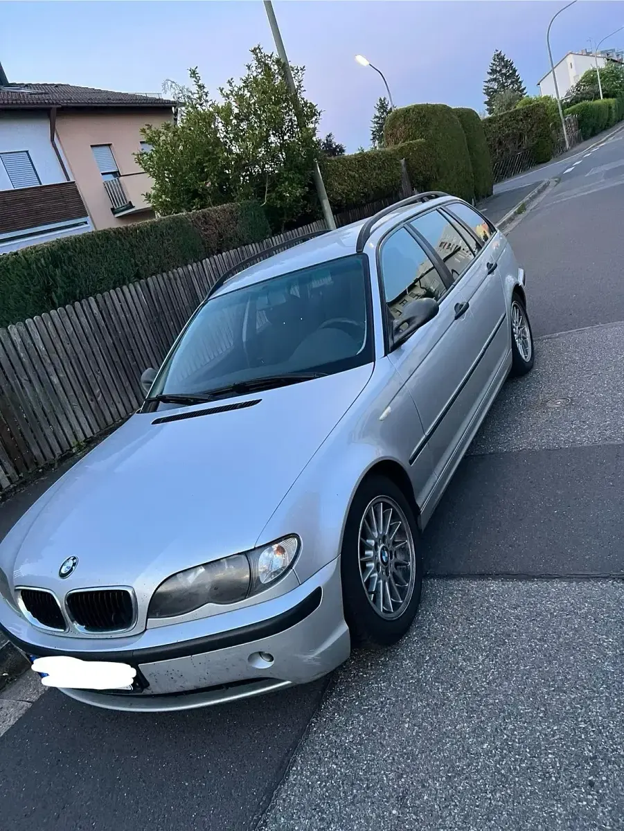 Gebraucht BMW 320 150 PS (110 kW) 2003 Silber Kombi