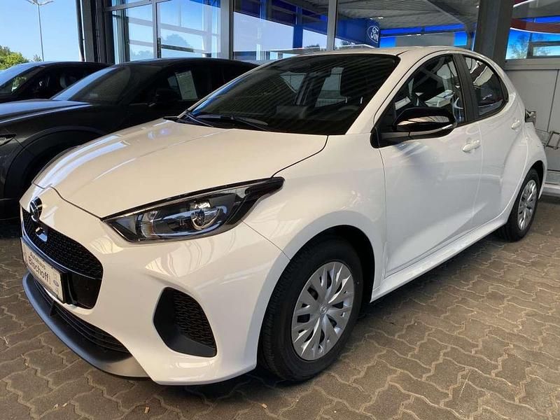 Gebraucht Mazda 2 Prime-Line 116 PS (85 kW) 2024 Lunar weiß Kleinwagen
