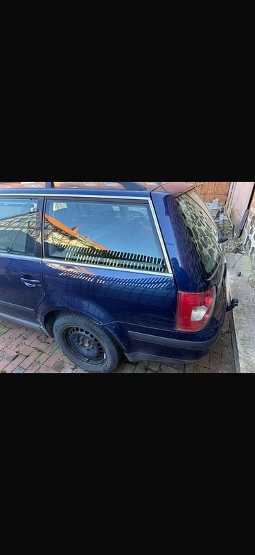 Usata VW Passat 131 CV (96 kW) 2003 Blu Station wagon