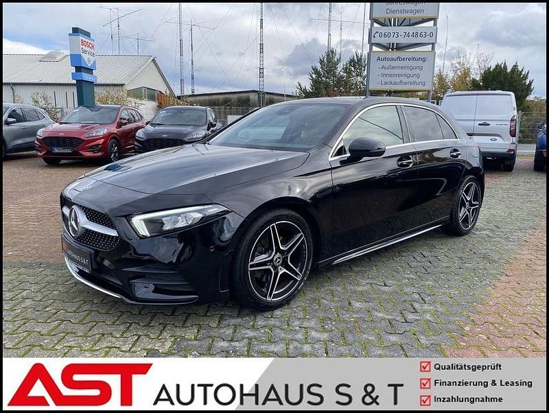 Schwarz Gebraucht 2020 Mercedes A180 AMG line Limousine | 25.880 € (Fairer Preis) - Bild 1/4