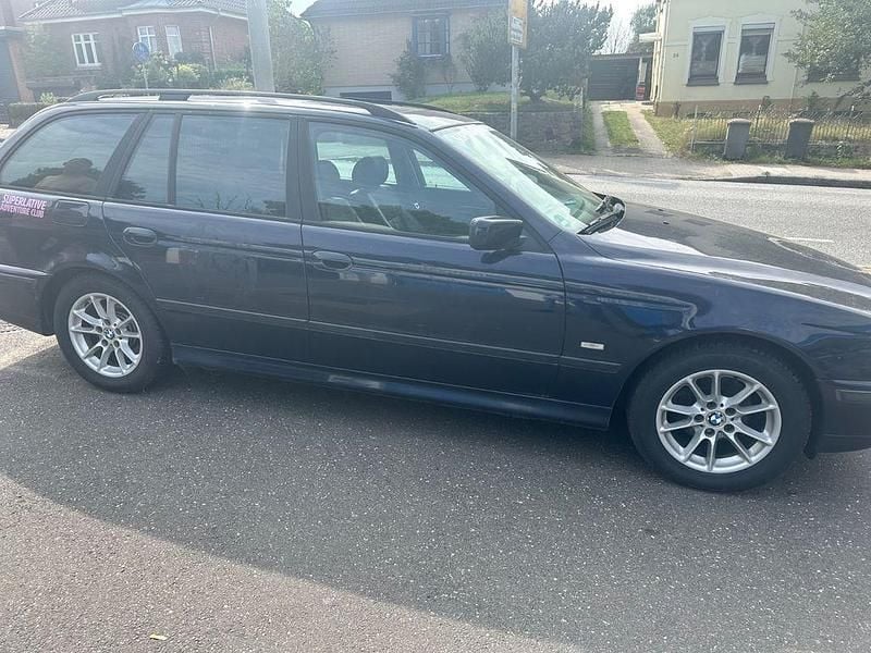 Blau Gebraucht 1999 BMW 523 Kombi | 999 € (Superpreis) - Bild 1/4