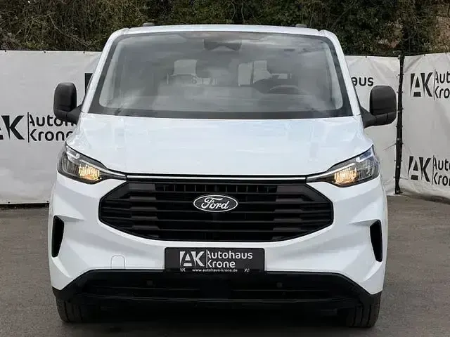 Używany Ford Transit Custom 136 KM (100 kW) 2025 Biały Minivan