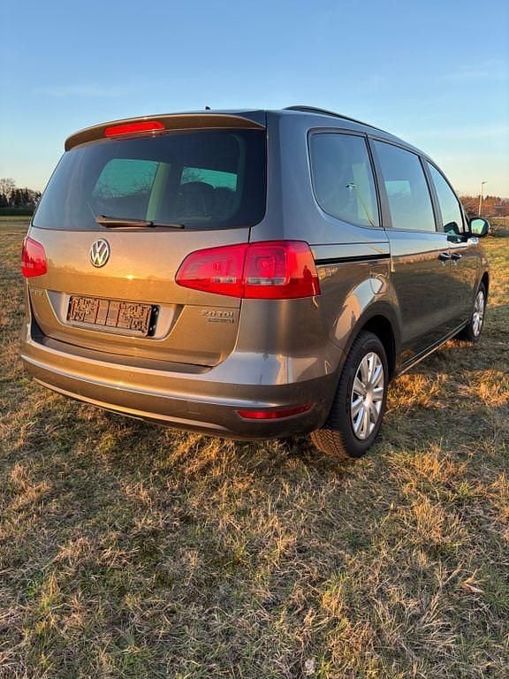 Gebraucht VW Sharan Trendline 140 PS (102 kW) 2011 Grau Van / Kleinbus