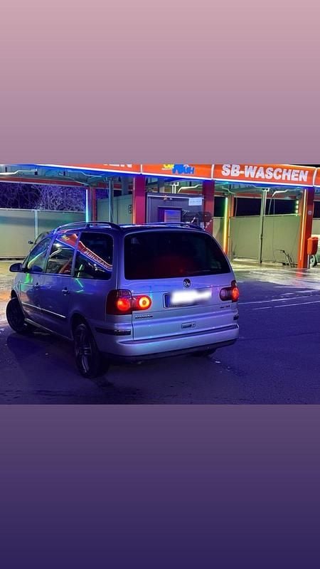 Second-hand VW Sharan 140 CP (102 kW) 2008 Gri Monovolum