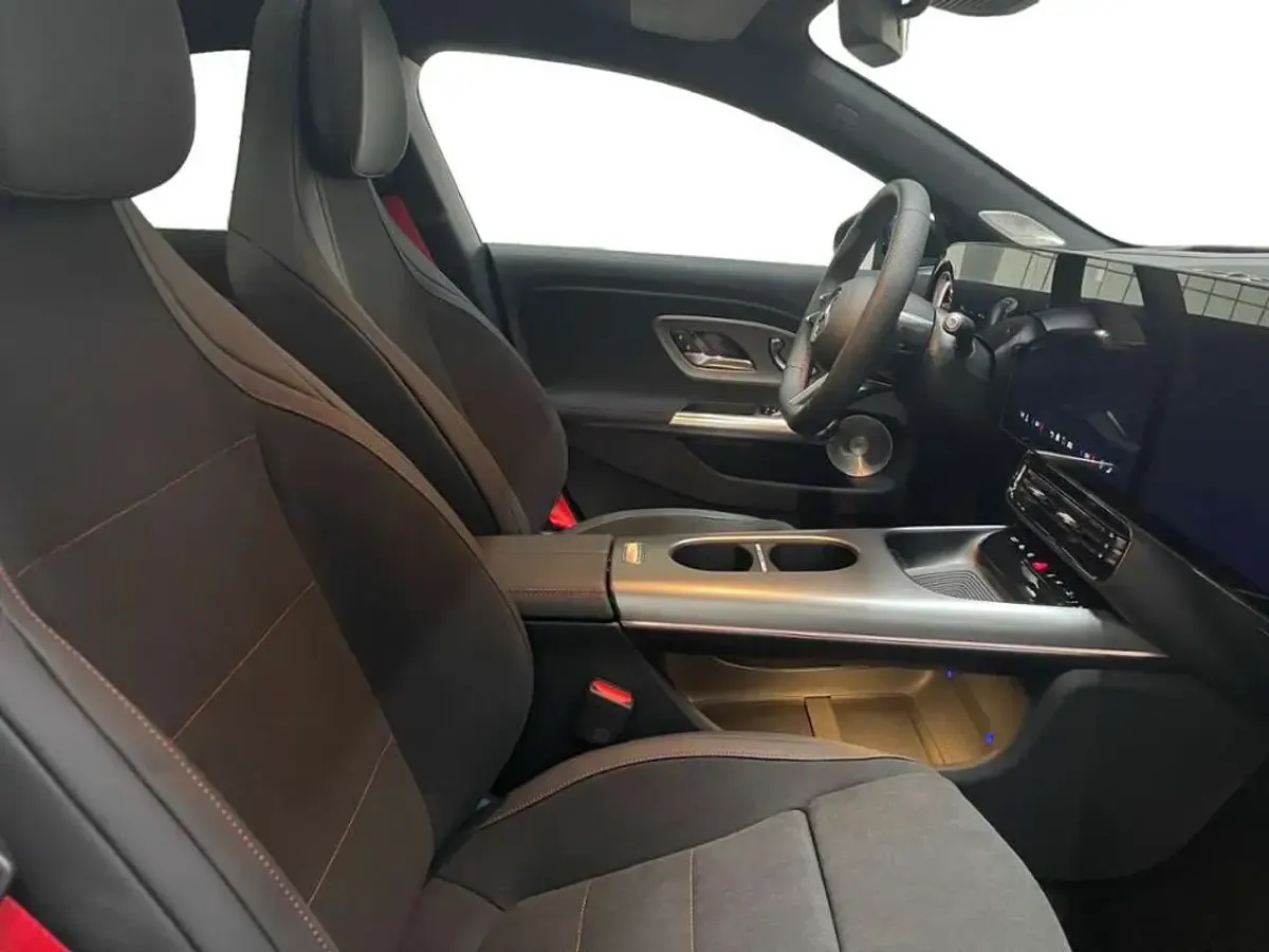 Gebraucht Mercedes CLA220 AMG 190 PS (139 kW) 2026 Schwarz Limousine