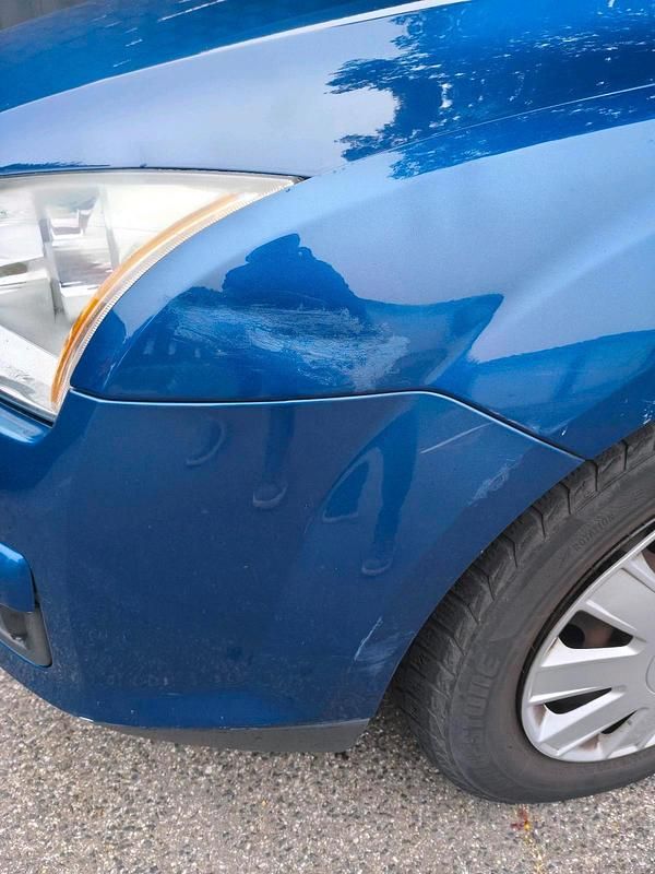 Second-hand Ford Focus 101 CP (74 kW) 2007 Albastru Break