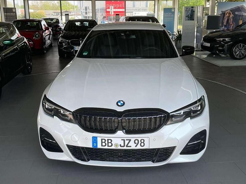 Gebraucht BMW 320 M Sport 190 PS (139 kW) 2022 Weiß Limousine