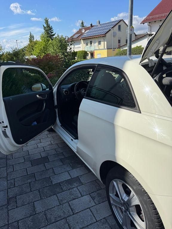 Gebraucht Audi A1 S-Line 86 PS (63 kW) 2011 Weiß Kleinwagen