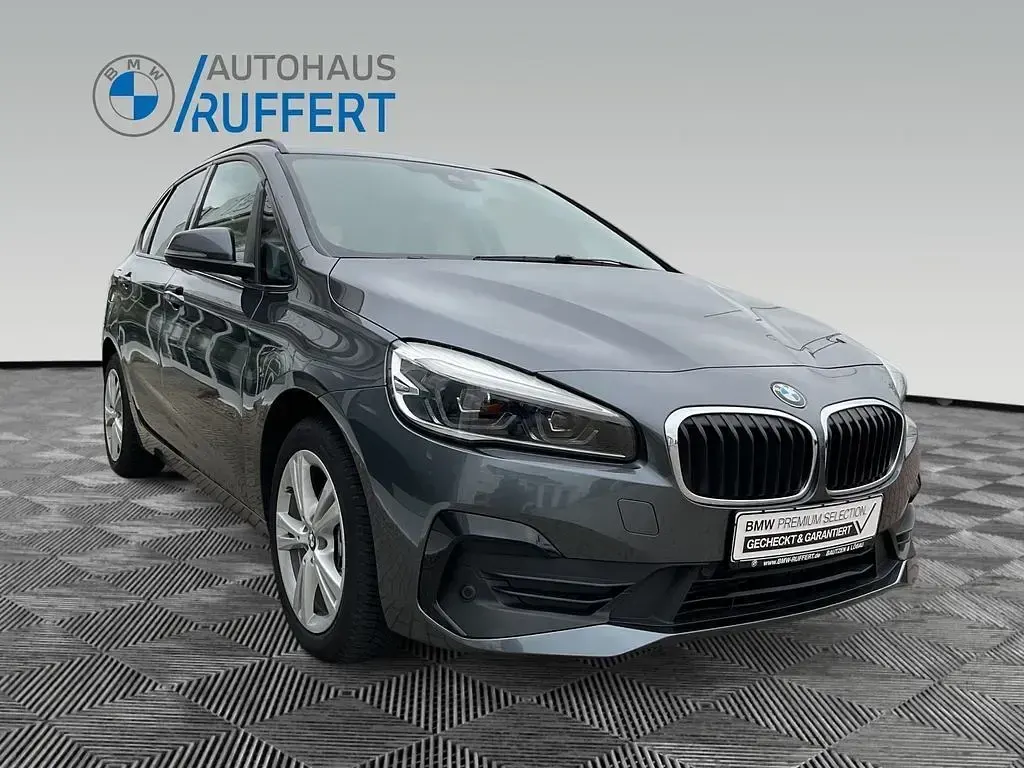 Gebraucht BMW 218 Active Tourer Advantage 140 PS (102 kW) 2020 Mineralgrau Van / Kleinbus