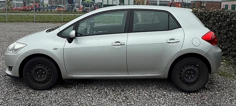 Gebraucht Toyota Auris 126 PS (92 kW) 2008 Grau Kleinwagen