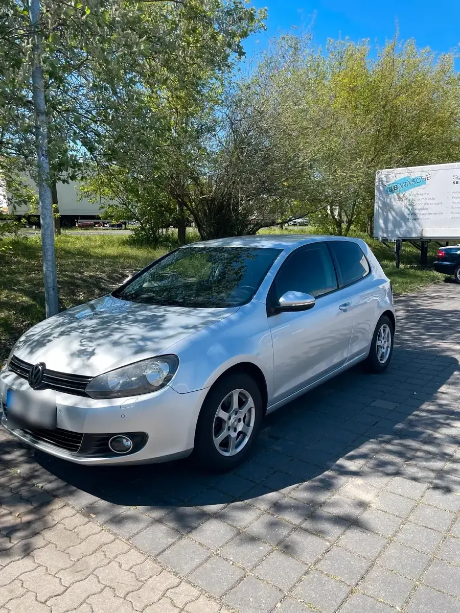 Gebraucht VW Golf VI 122 PS (89 kW) 2010 Grau Kleinwagen