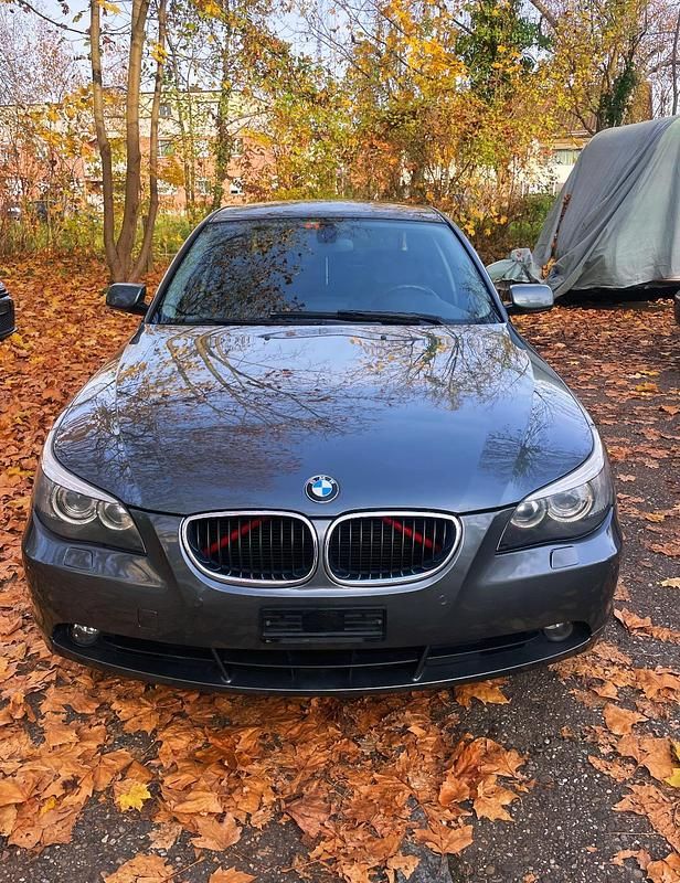 Silber Gebraucht 2005 BMW 530 Limousine | 4.499 € (Fairer Preis) - Bild 1/4