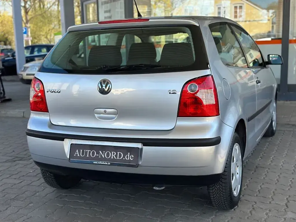 Gebraucht VW Polo Comfortline 64 PS (47 kW) 2002 Silber Limousine