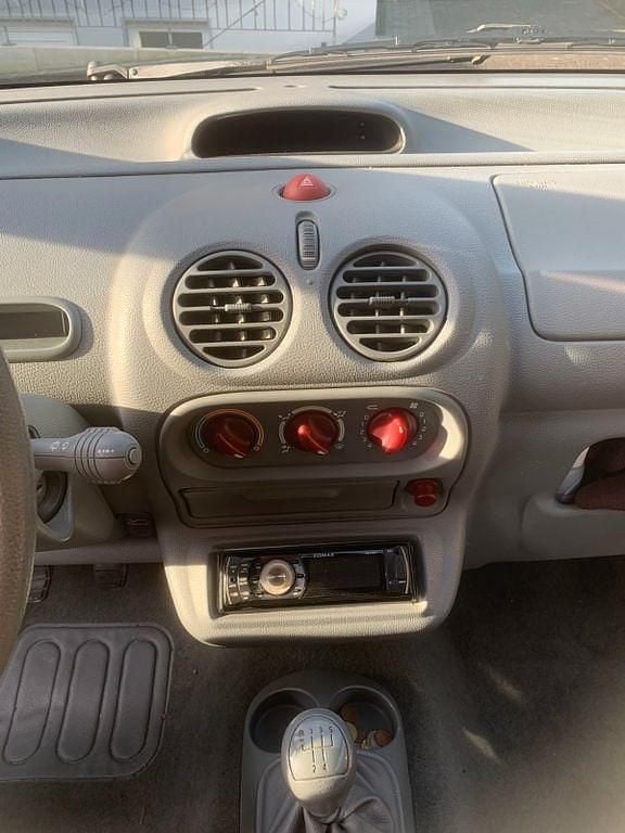 Gebraucht Renault Twingo 60 PS (44 kW) 2003 Rot Kleinwagen