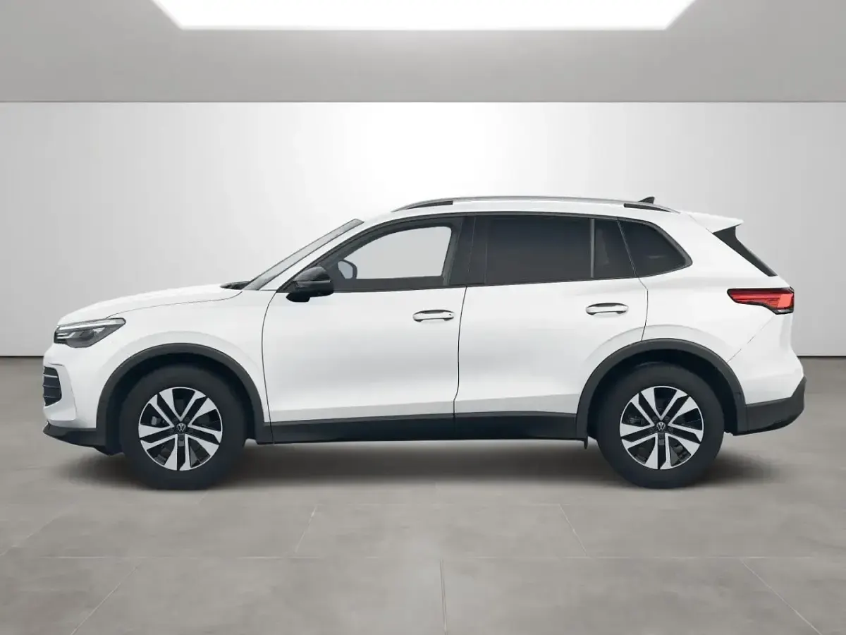 Gebraucht VW Tiguan 131 PS (96 kW) 2025 Oryxweiß perlmutteffekt SUV