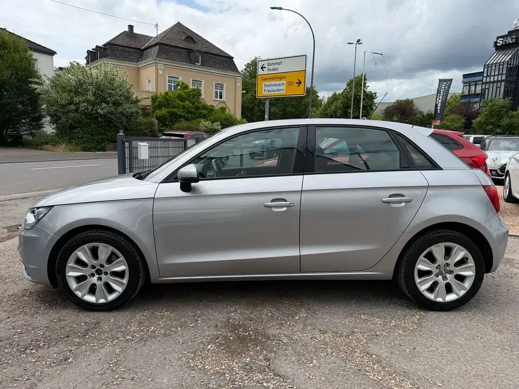 Gebraucht Audi A1 Sportback Ambition 105 PS (77 kW) 2014 Silber Kleinwagen