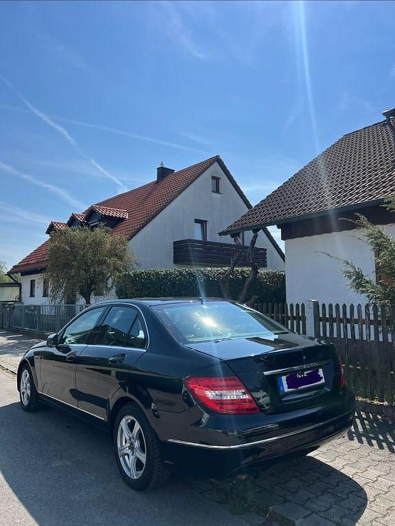 Second-hand Mercedes C180 Elegance 156 CP (114 kW) 2012 Negru Berlinǎ