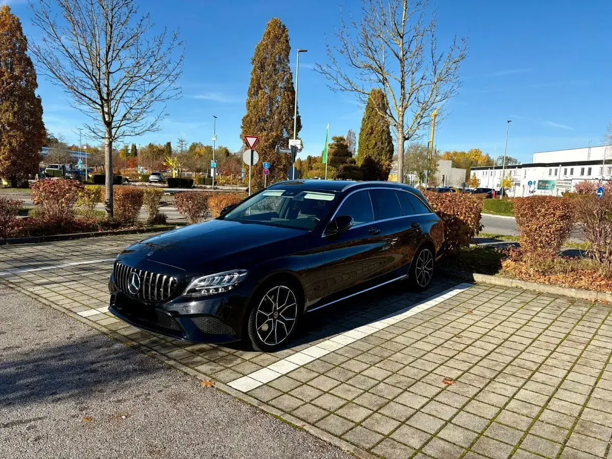 Gebraucht Mercedes C220 194 PS (142 kW) 2020 Schwarz Kombi